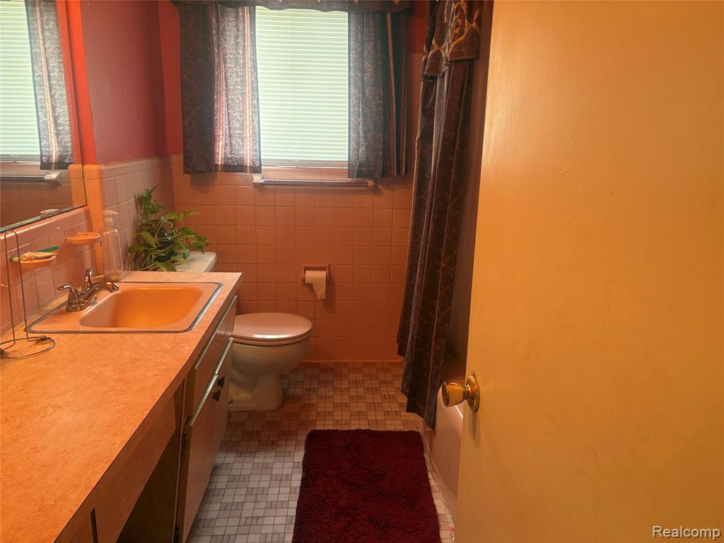 23131 Beverly Street, Oak Park, MI 48237 — Photo 7