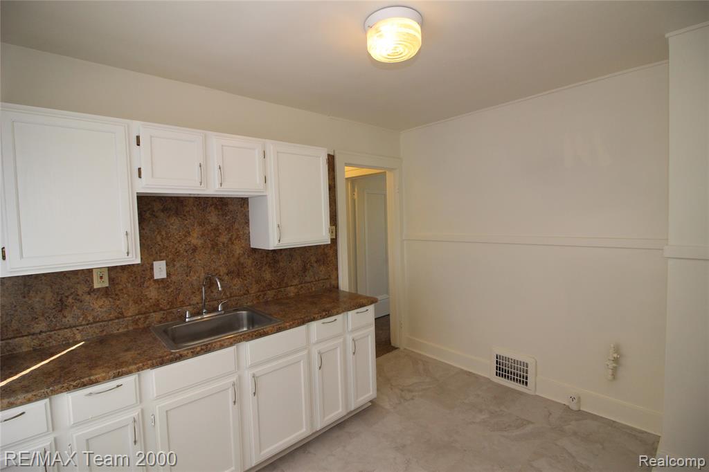 6467 Payne Avenue, Dearborn, MI 48126 — Photo 8