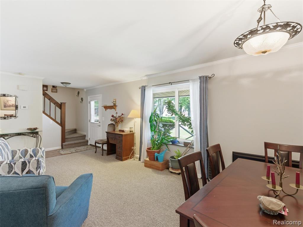 5565 Crescent Road, Waterford, MI 48327 — Photo 8