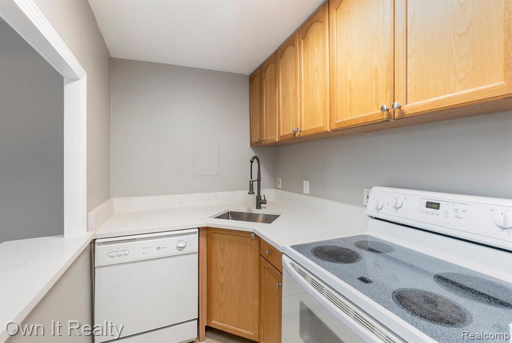22700 GARRISON Street, 501, Dearborn, MI 48124 — Photo 9