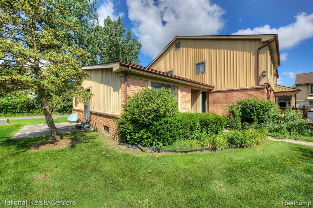 41702 BEDFORD Drive, Canton, MI 48187 — Photo 2