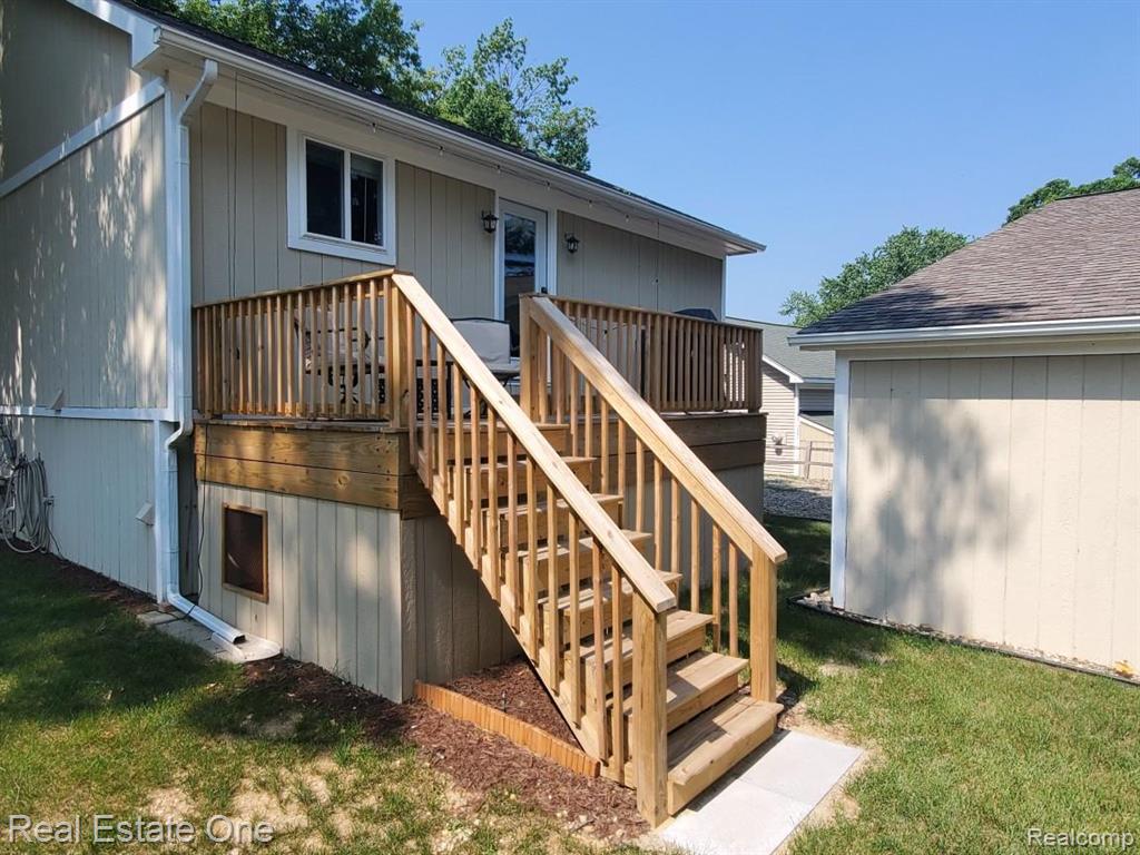643 DETROIT Avenue, Lake Orion, MI 48362 — Photo 18