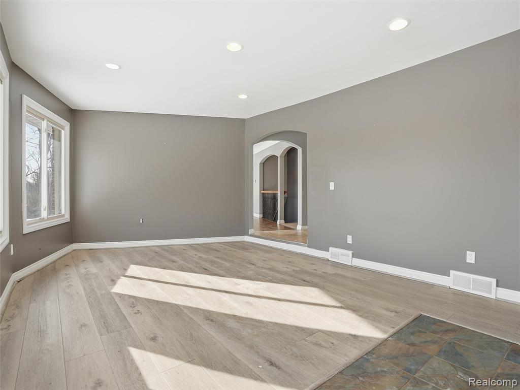 29750 Bristol Lane, Bingham Farms, MI 48025 — Photo 26