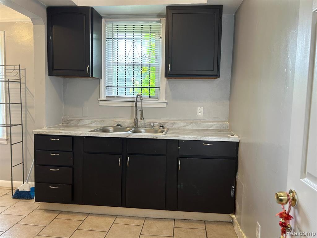 7760 Evergreen Avenue, Detroit, MI 48228 — Photo 2