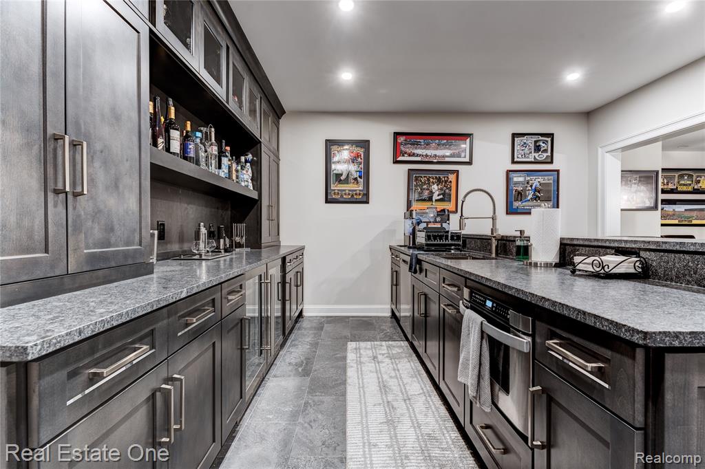 3370 Bloomcrest Drive, Bloomfield Hills, MI, 48304