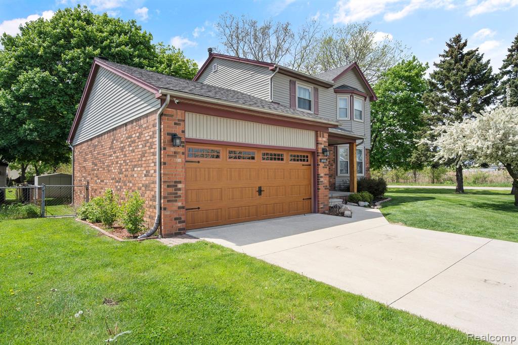 50631 NEWCASTLE Drive, Chesterfield, MI 48047 — Photo 6