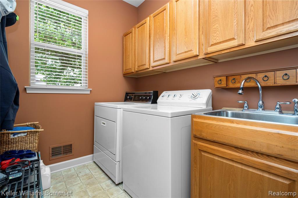 8354 Hummingbird, Commerce Twp, MI 48382 — Photo 43