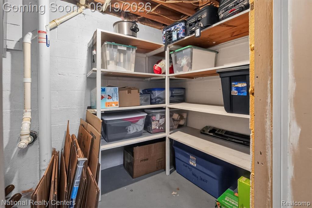 360 Woodland Drive, South Lyon, MI 48178 — Photo 27