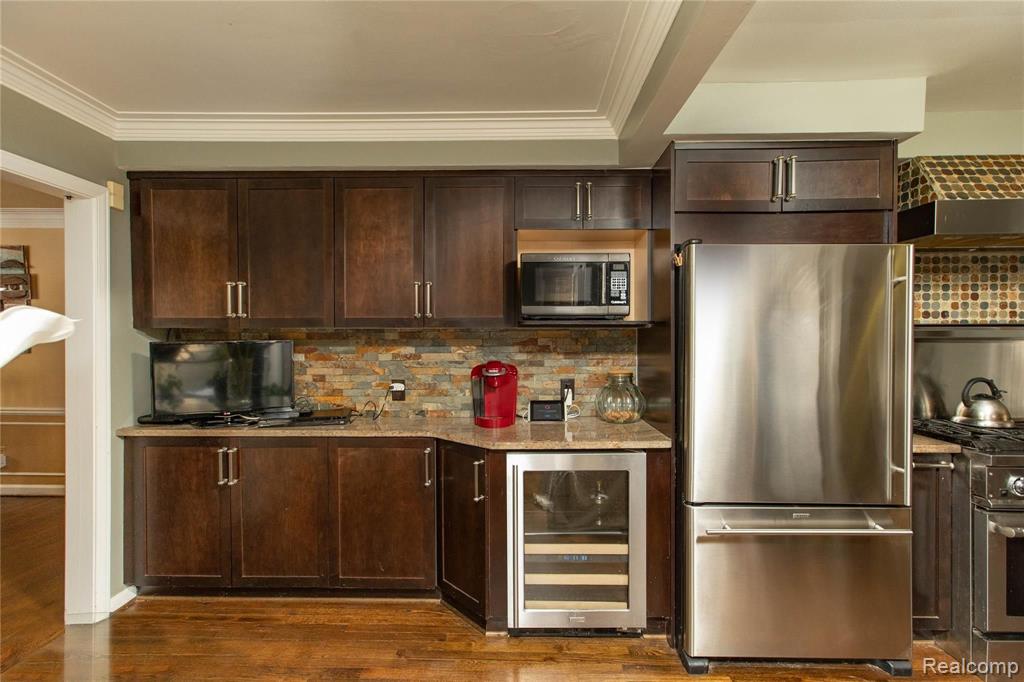 19451 ARGYLE Crescent, Detroit, MI 48203 — Photo 13