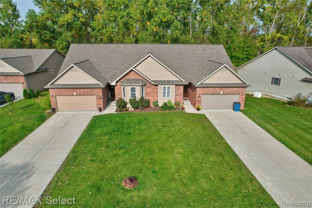 3127 Harbor Pointe Circle, Fenton, MI 48430 — Photo 4