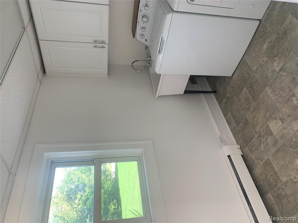 7038 E Coldwater Road, Davison, MI 48423 — Photo 11