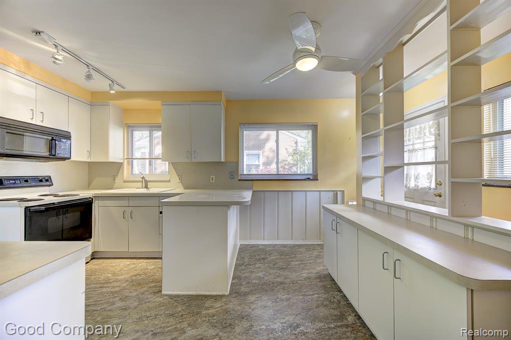 31160 E Rutland Street, Beverly Hills, MI 48025 — Photo 11