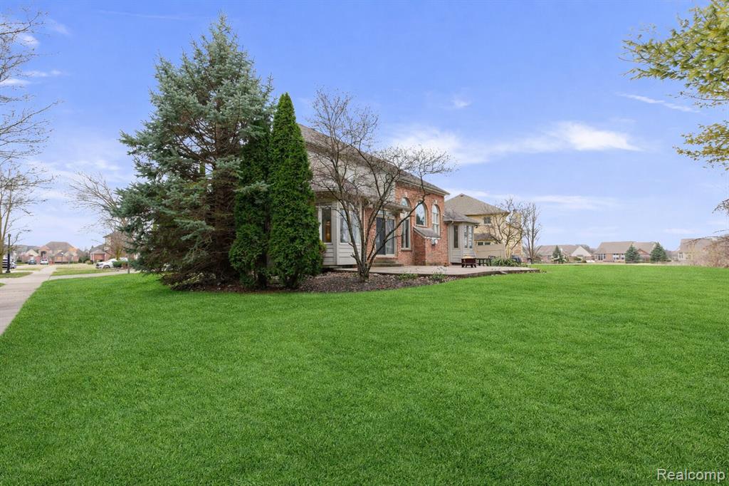 21675 Medallion Court, Macomb, MI 48044 — Photo 52