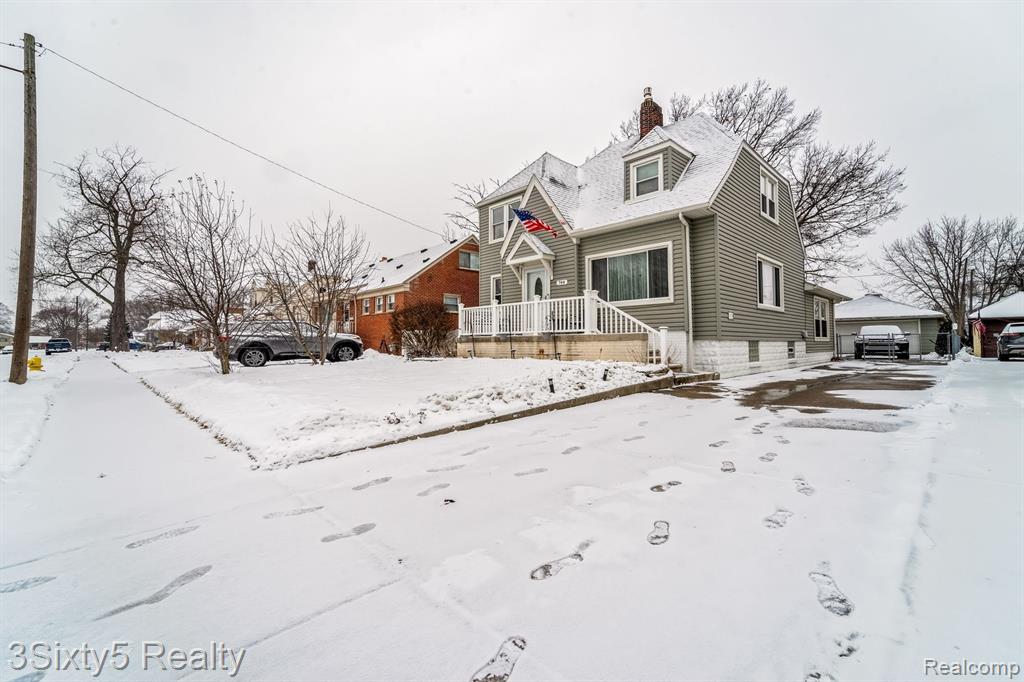 744 RIVERBANK Street, Wyandotte, MI 48192 — Photo 5