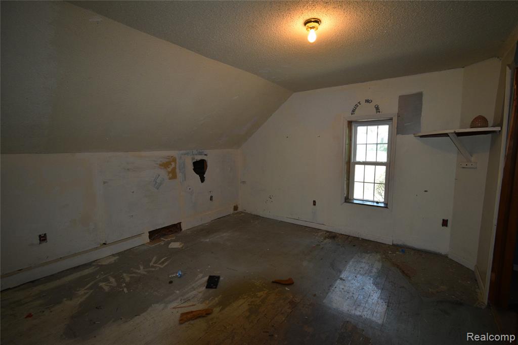 22735 Ederer Road, Merrill, MI 48637 — Photo 17