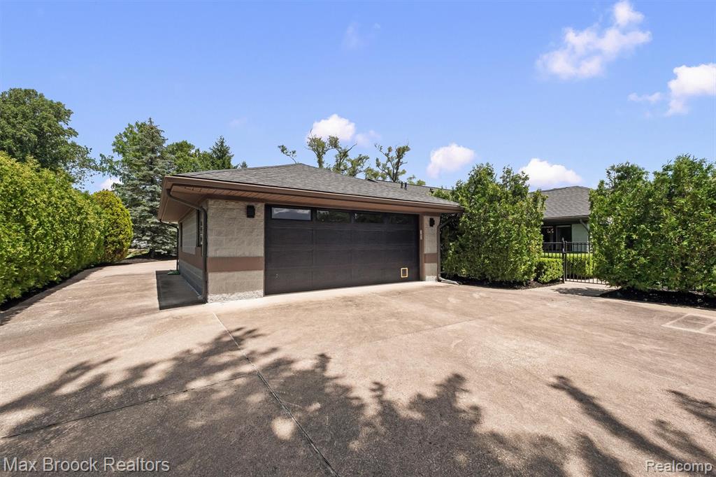 7400 Parkstone Lane, Bloomfield Hills, MI 48301 — Photo 78