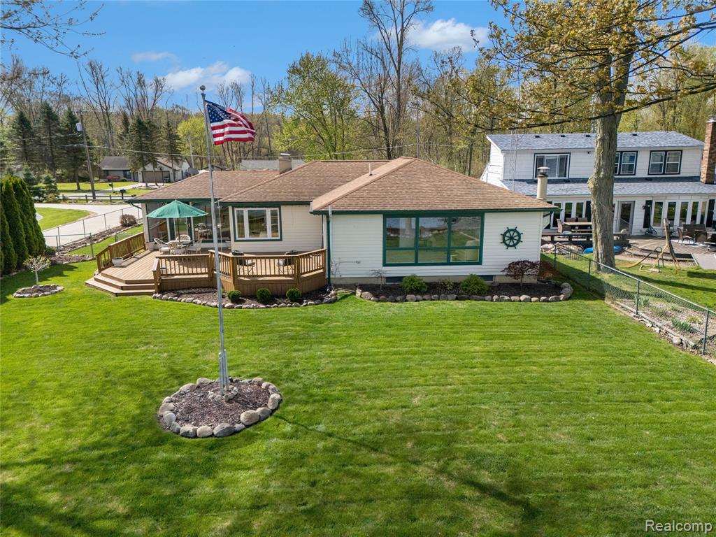 3138 Ponemah Drive, Fenton, MI 48430 — Photo 29
