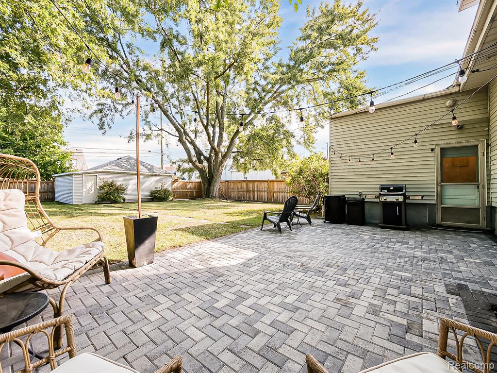 489 E Cambourne Street, Ferndale, MI 48220 — Photo 18
