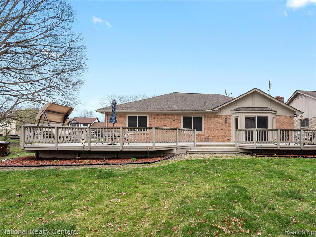 46369 SPRINGHILL Drive, Shelby Twp, MI 48317 — Photo 27