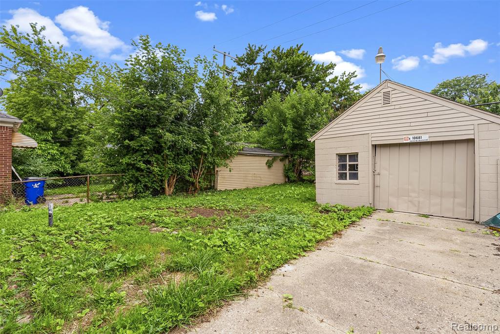 10681 Stratman Street, Detroit, MI 48224 — Photo 30