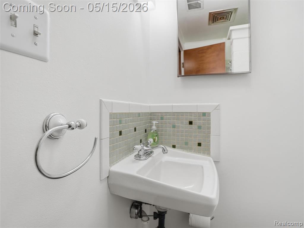 8645 Fieldcrest Drive, Brighton, MI 48116 — Photo 29