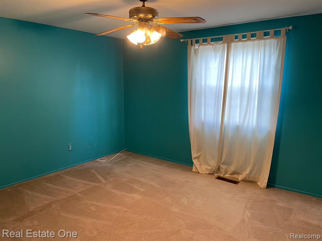 7482 ADMIRALTY Drive, Canton, MI 48187 — Photo 17