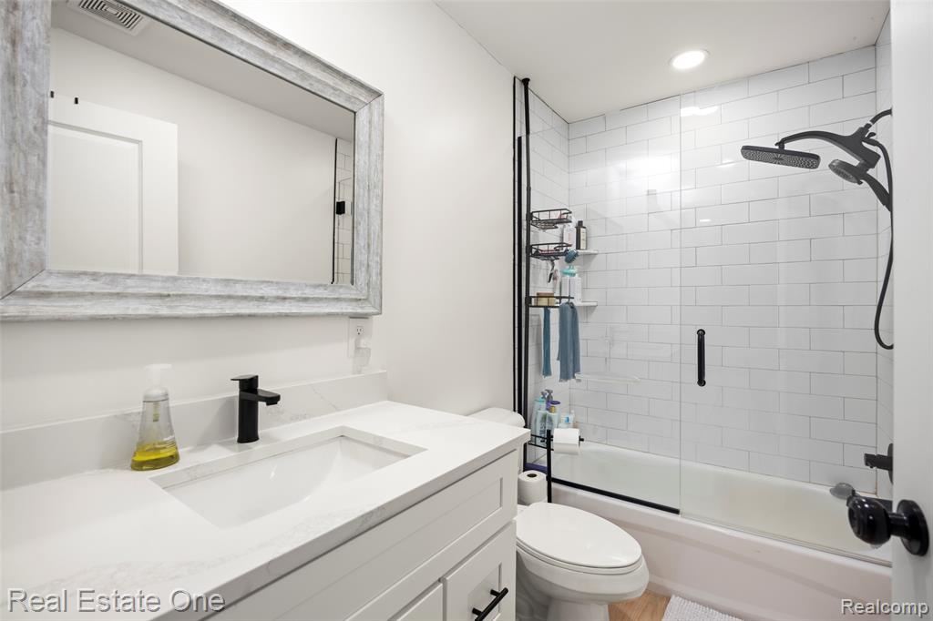1705 E Meyers Avenue, Hazel Park, MI 48030 — Photo 23