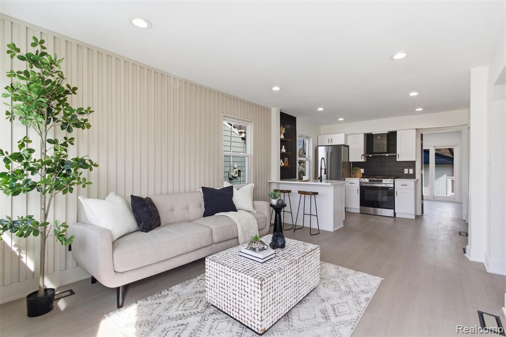 26066 Barrington Street, Madison Heights, MI 48071 — Photo 5