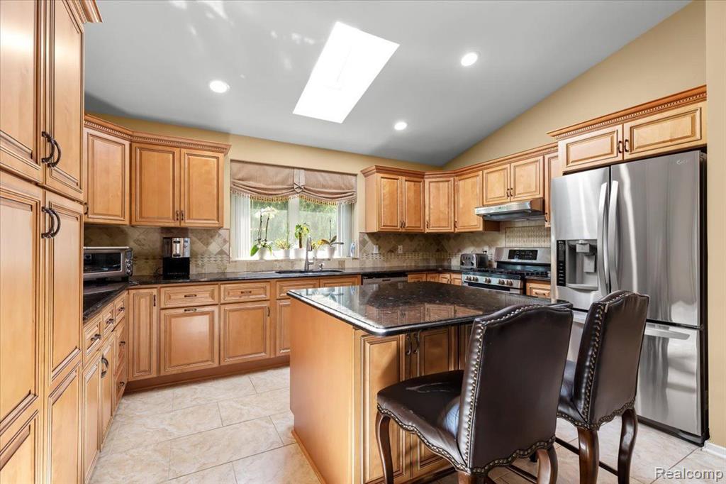 4280 ELIZABETH Lane, Walled Lake, MI 48390 — Photo 12