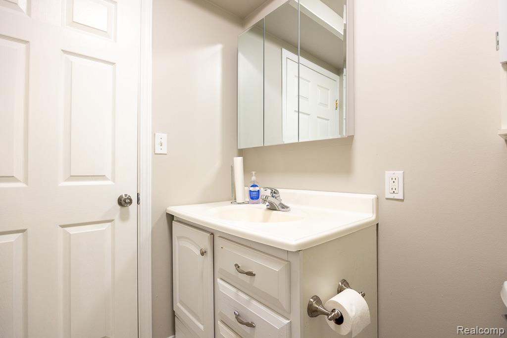 8040 Alton Street, Canton, MI 48187 — Photo 23