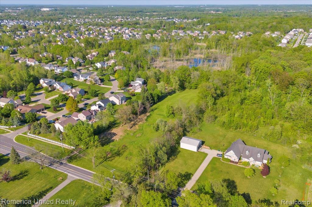 25100 MARTINDALE Road, South Lyon, MI, 48178