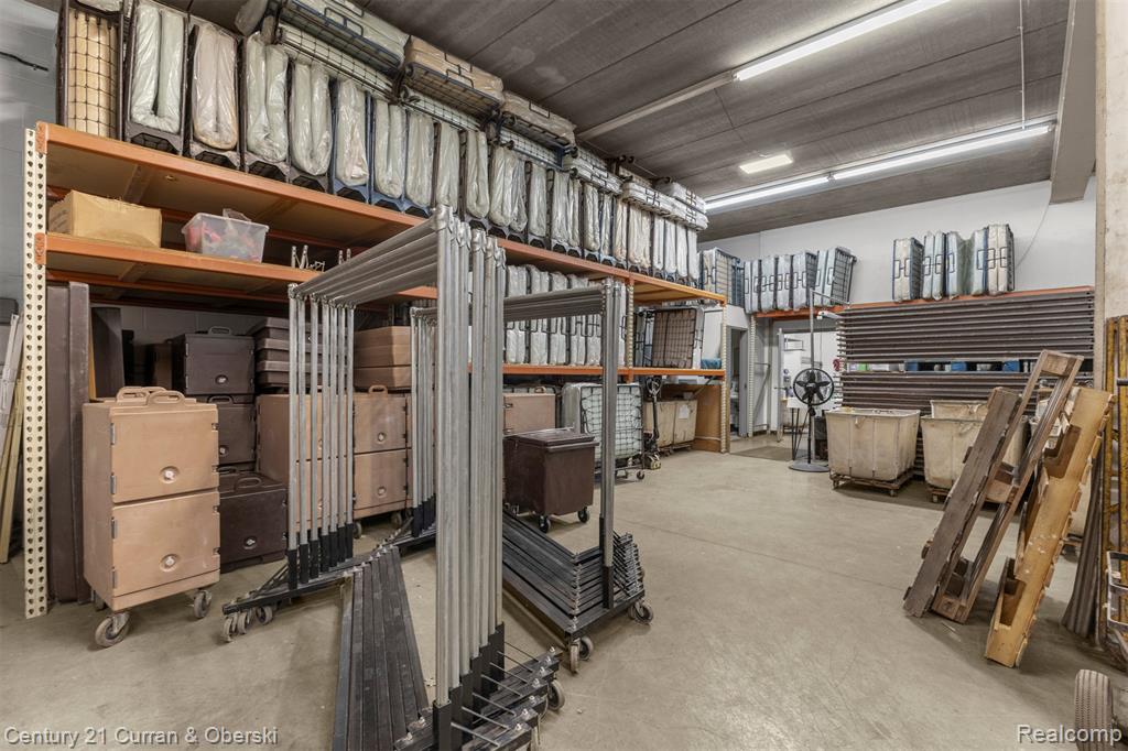 24101 W Warren Street, Dearborn Heights, MI 48127 — Photo 25