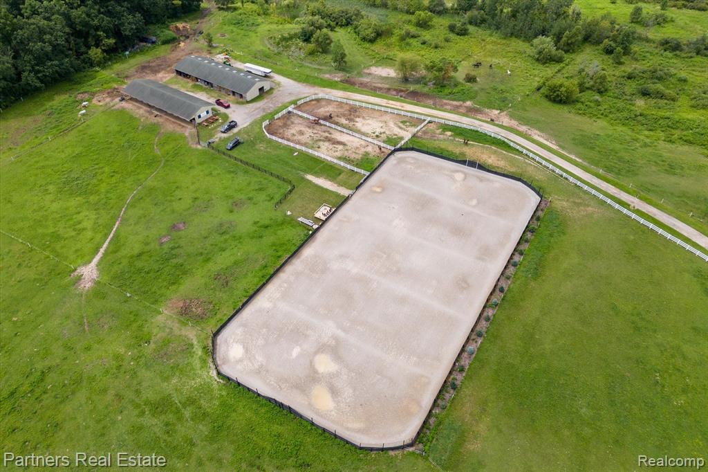 822 SADDLE CLUB Lane, Howell, MI 48843 — Photo 59
