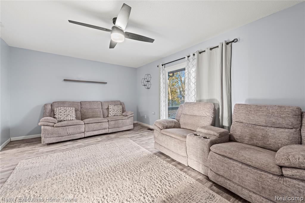 2636 Keewahdin Rd Road, 10, Fort Gratiot, MI 48059 — Photo 8