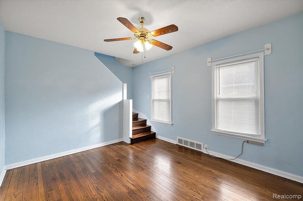 60 W Elmwood Avenue, Clawson, MI — Photo 15
