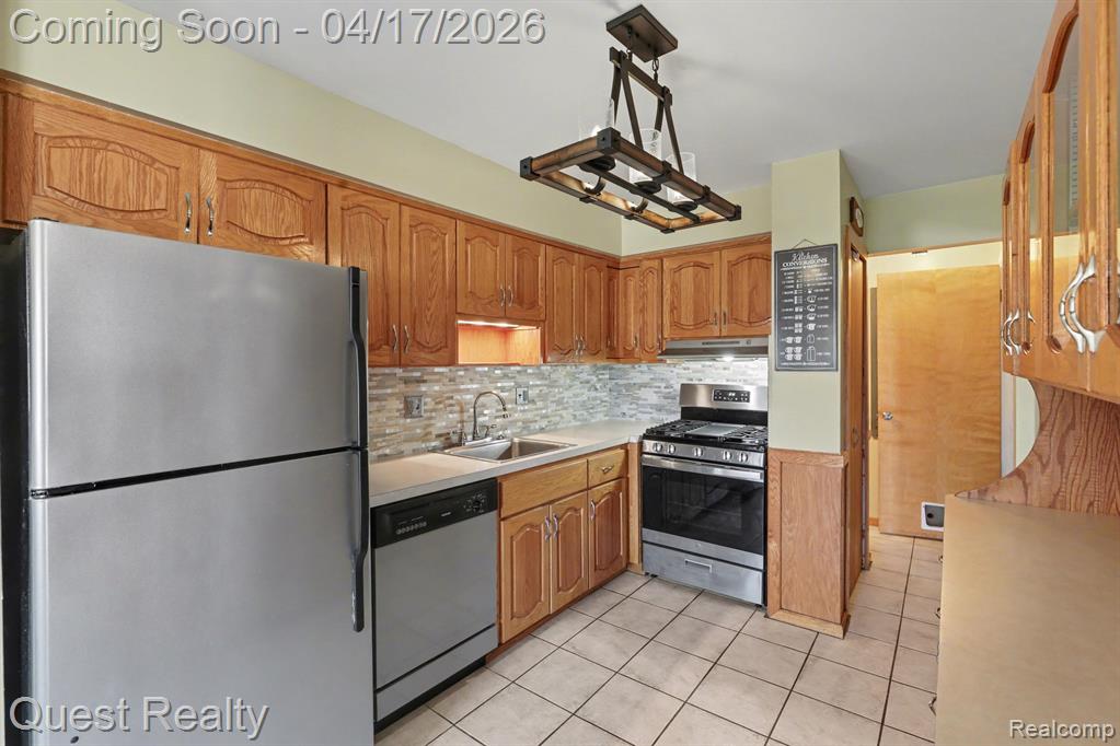 8722 George F Bunker Boulevard, 4, Sterling Heights, MI 48313 — Photo 16