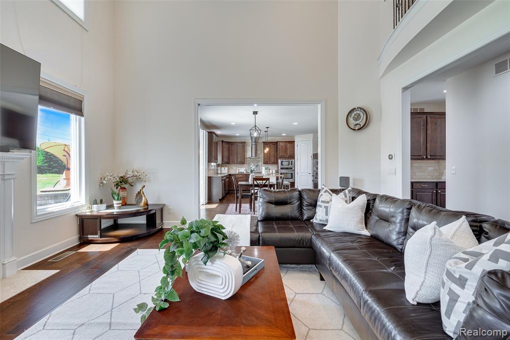 47576 VALENCIA Circle, Novi, MI — Photo 8