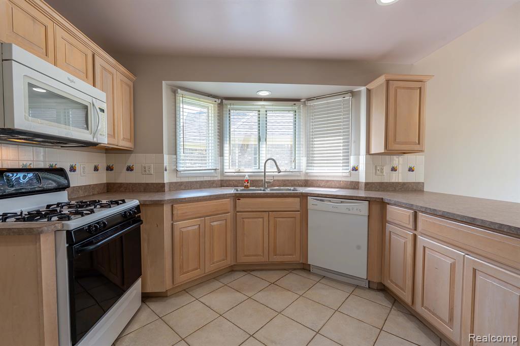 52201 BOLAND Road, Chesterfield, MI 48047 — Photo 16