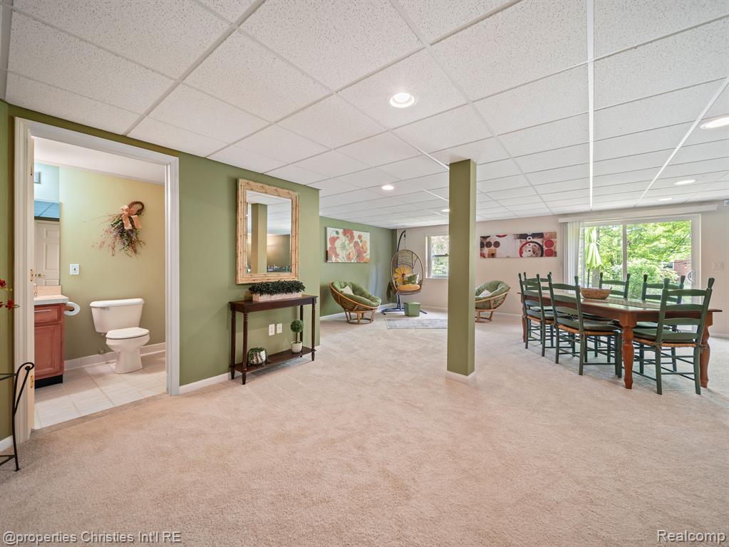 17070 CARRIAGE Way, Northville, MI 48168 — Photo 28