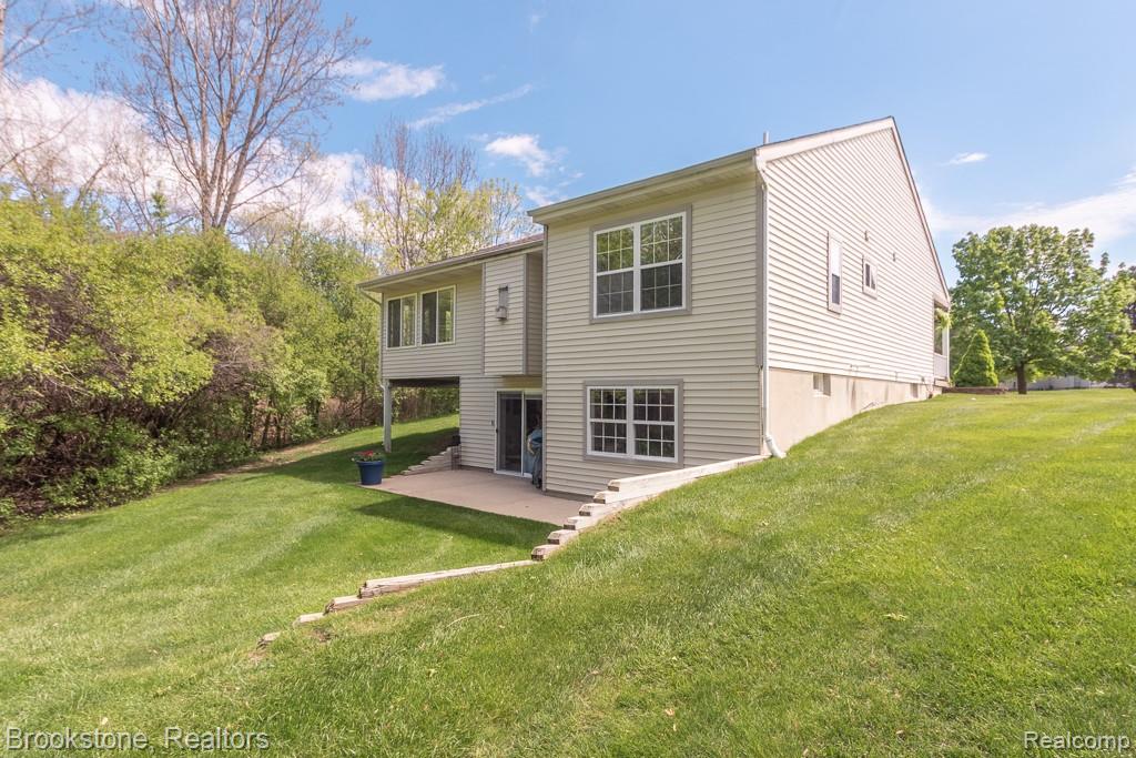 12465 Pagels Drive, 22, Grand Blanc, MI 48439 — Photo 8