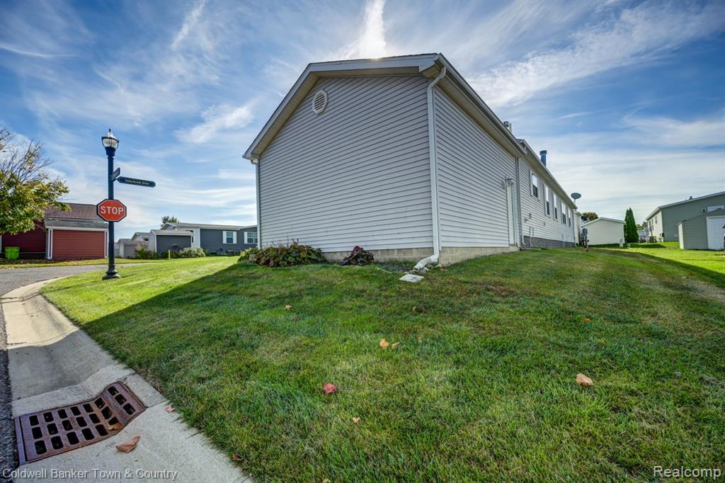 11108 Wood Run Circle, South Lyon, MI 48178 — Photo 38
