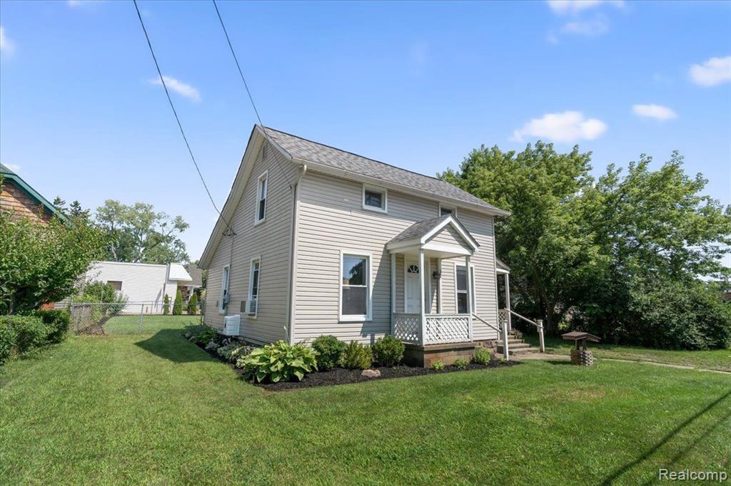 32 CEDAR Street, Ortonville, MI 48462 — Photo 2