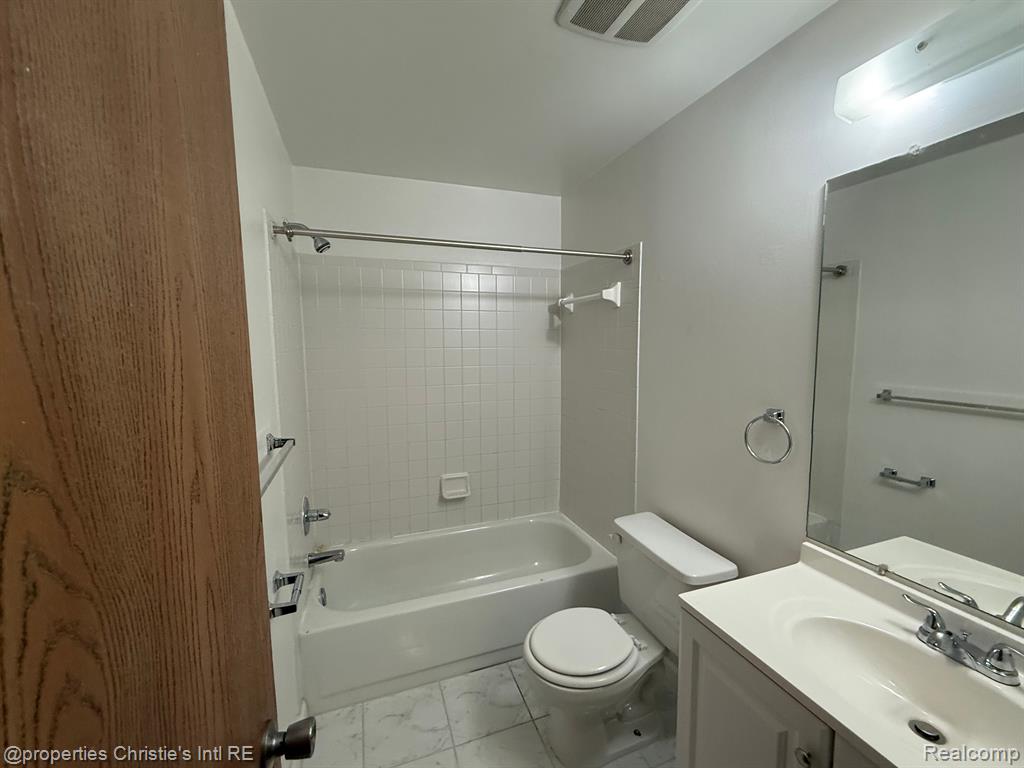 590 PARKVIEW Drive, Detroit, MI 48214 — Photo 10