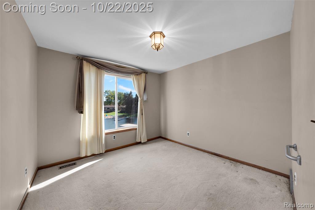 3996 Araby Court, Highland, MI 48356 — Photo 65