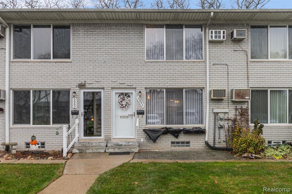 5990 Alan Drive, 21, Brighton, MI 48116 — front exterior