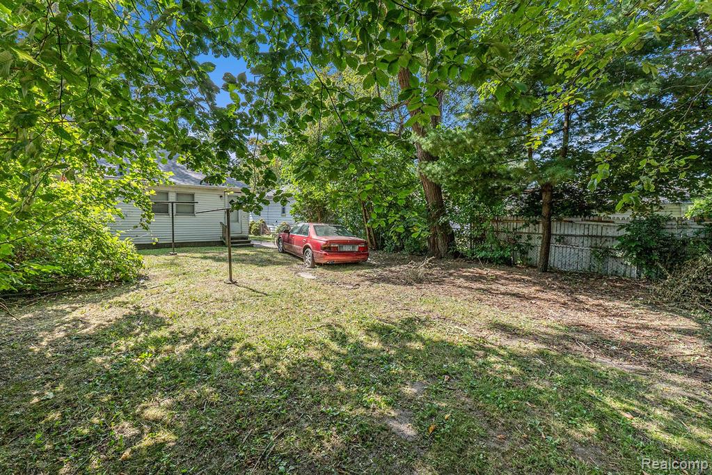 8425 CHALMERS Avenue, Warren, MI 48089 — Photo 14