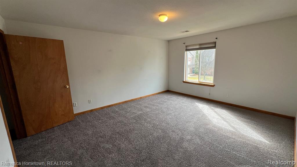 428 MARIGOLD Circle, Westland, MI — Photo 8