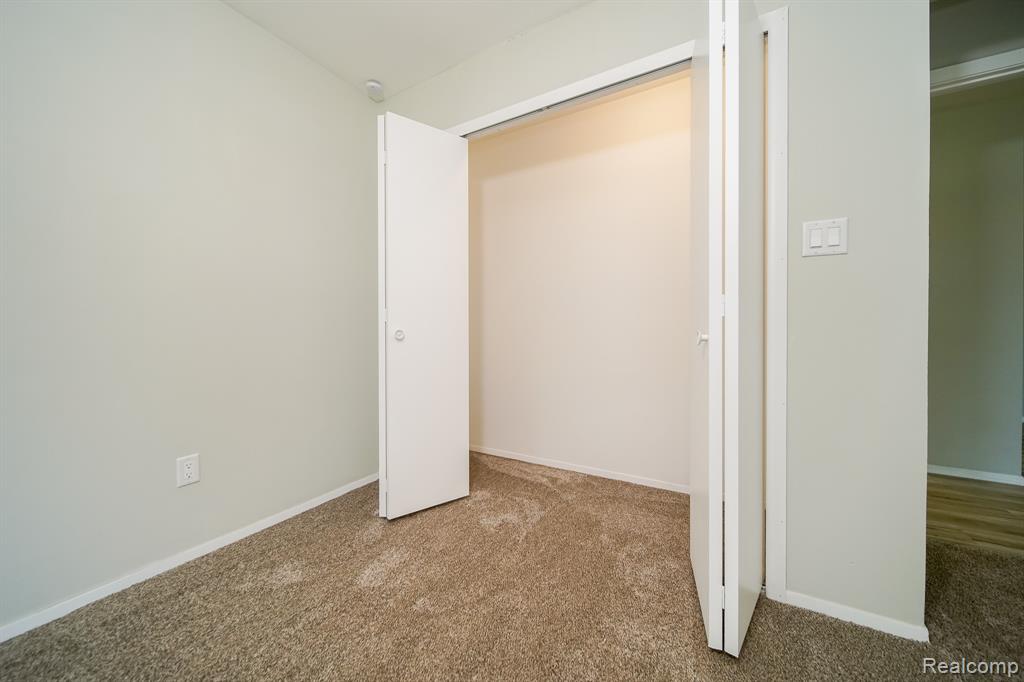 4865 Huston Drive, Lake Orion, MI — Photo 35