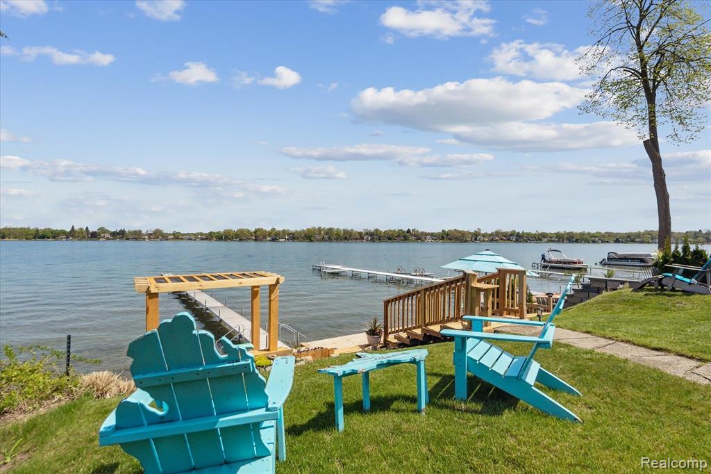 5096 DURNHAM Drive, Waterford, MI 48327 — Photo 37