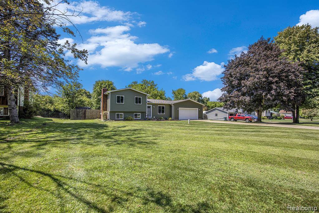 2213 Landmark Drive, Lapeer, MI 48446 — Photo 3
